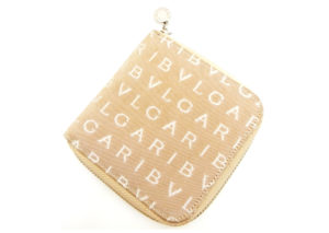 ブルガリ ロゴマニア 二つ折り ラウンドファスナー 財布 BVLGARI LOGOMANIA BIFOLD ZIP AROUND WALLET