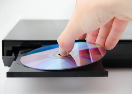 レコーダー本体やリモコンなどは汚れを落としてキレイにする!|ブルーレイ・DVD・HDレコーダーを高く売るためのポイント