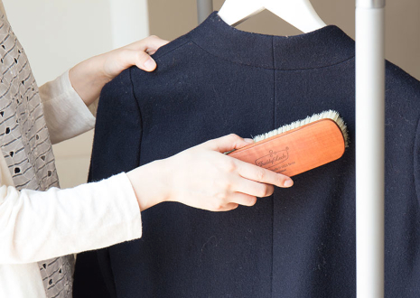 査定前のお手入れで印象アップ!|シャネルの洋服を「高く売る」コツ